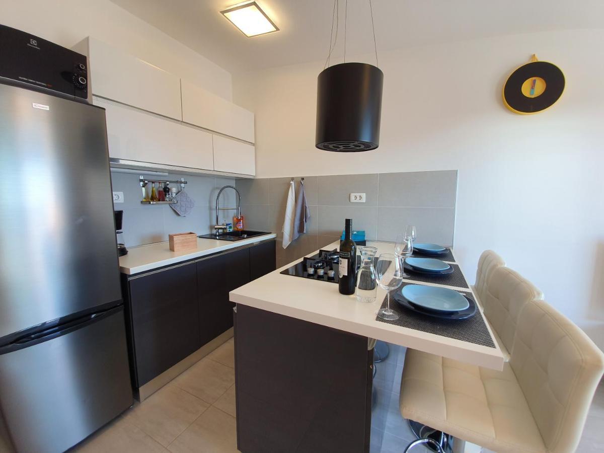 Comfortable Family Apt Iris 20M From Beach In Mandre Zewnętrze zdjęcie